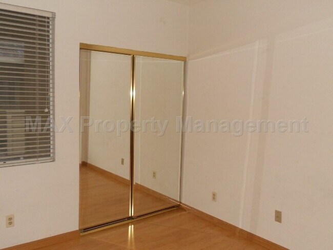Photo - Available now 2 Bedrooms 2 Bathrooms Townh...