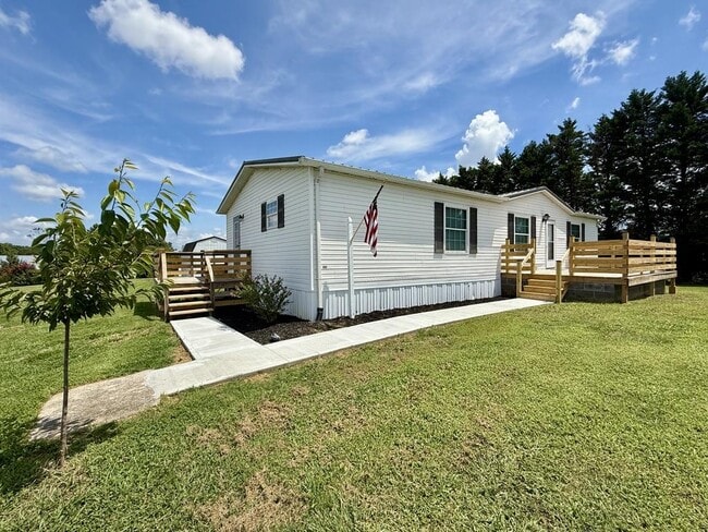 Building Photo - 560 Jimmy Johnston Rd