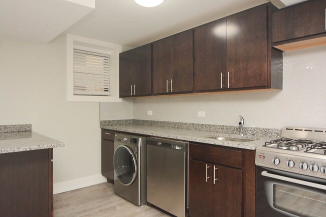 459 W Belden Ave Unit N-G