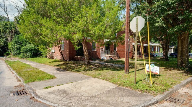 Photo - 2 Bedroom 1.5 Bath Townhouse in Wagener Terrace - Charleston Peninsula