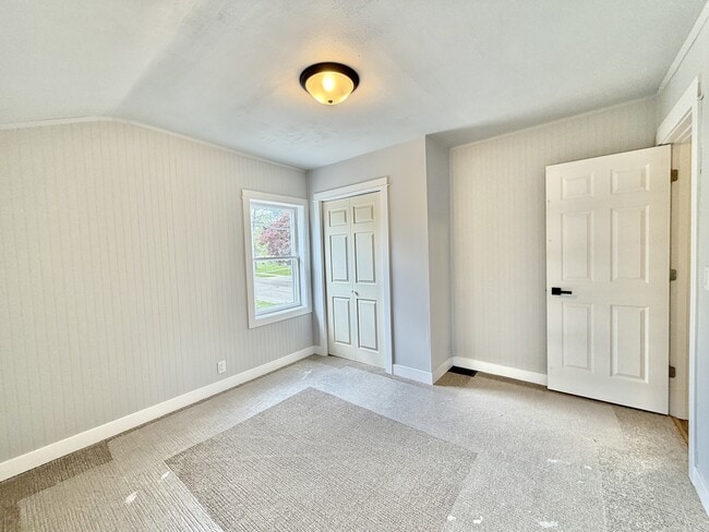 Photo - 337 N Jackson St
