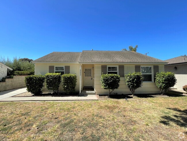 Building Photo - Upgraded Midtown Home with Beautiful Wood ...