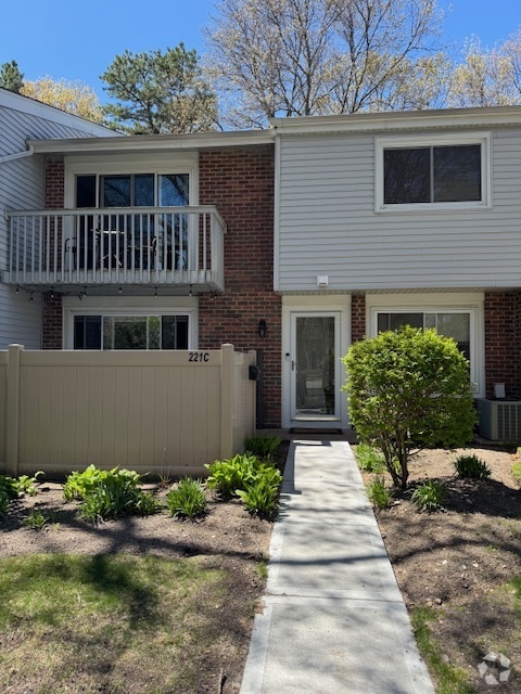 Building Photo - 221 Springmeadow Dr Unit C Rental