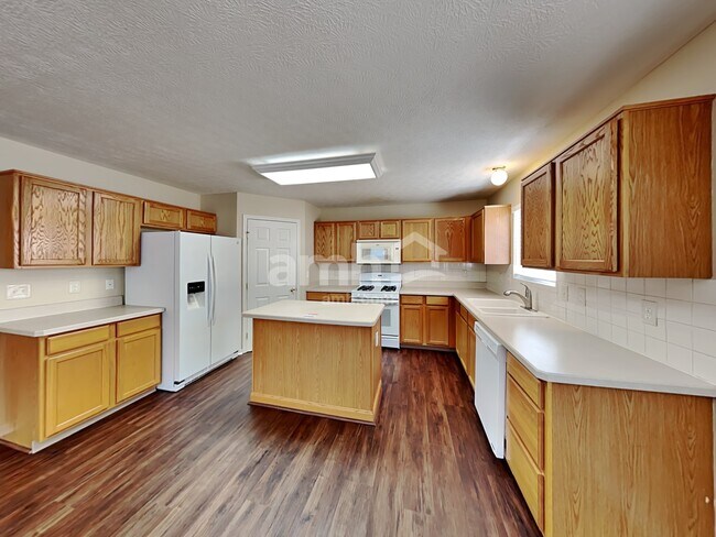 Photo - 5455 Demorest Dr