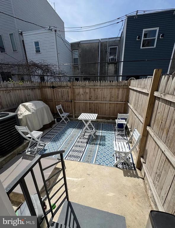 Photo - 2212 Greenwich St