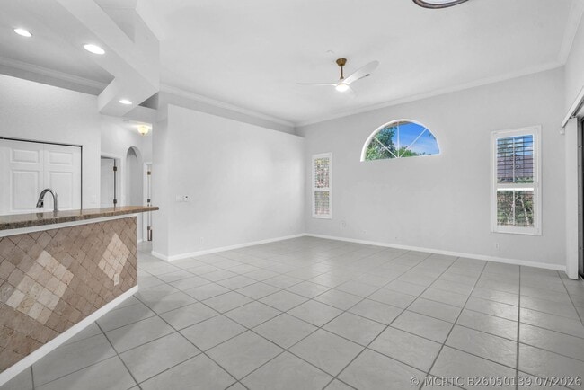 Photo - 4100 Temple St