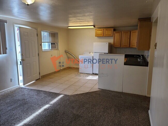 Photo - 4951 S Center St Unidad #6