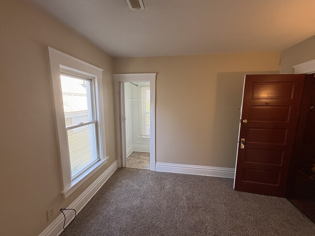 Main room - 2120 Cherry St Unit Apt 2N