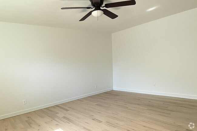 Building Photo - 2309 Muret St Rental