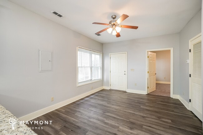 Photo - 115 Drake St