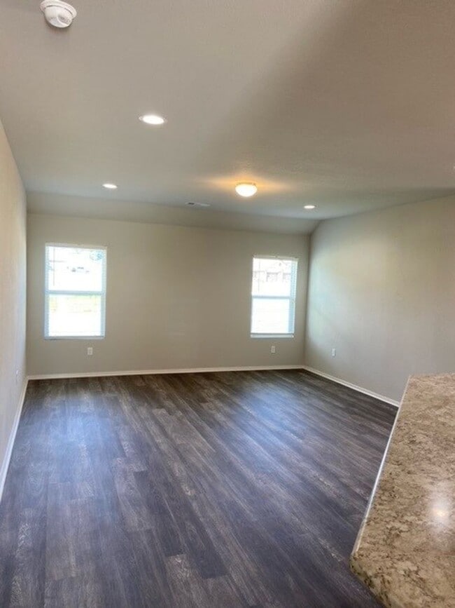 2601 Grand Ln