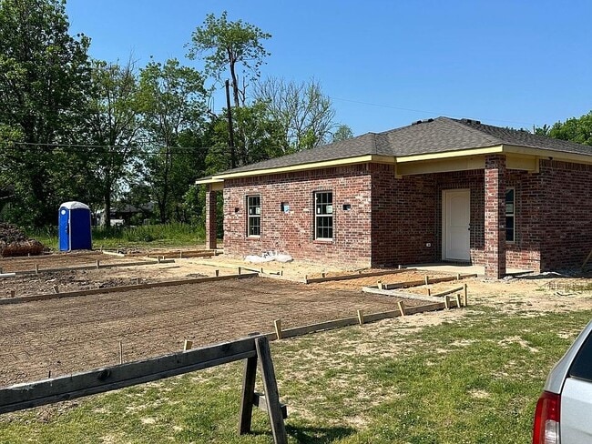 Building Photo - 212 S Elm St Unit A