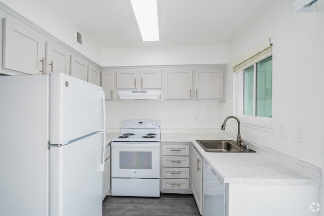 Building Photo - Courtyard Cottages