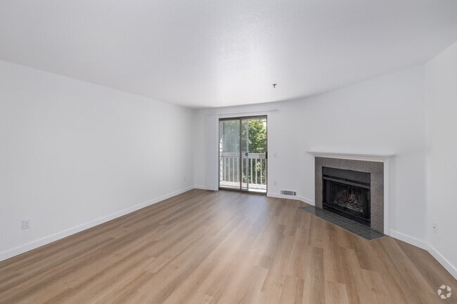 2BR, 2BA - 1120SF - Skyview 3322