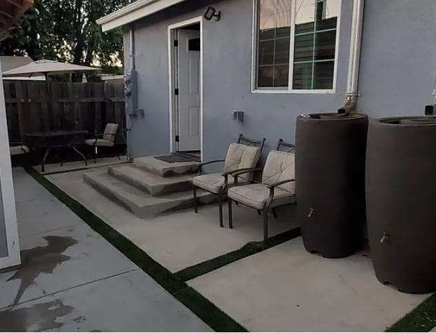 Building Photo - 5234 1/2 Lincoln Ave Unit Single