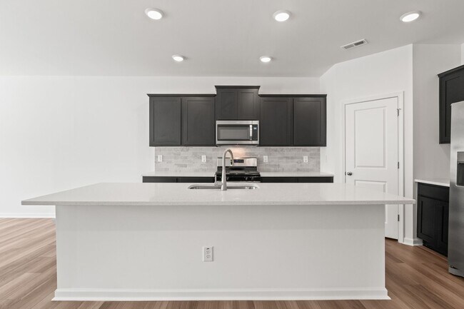 Photo - 3 Bed 2.5 Bath Townhome at Cambrey Crossing.