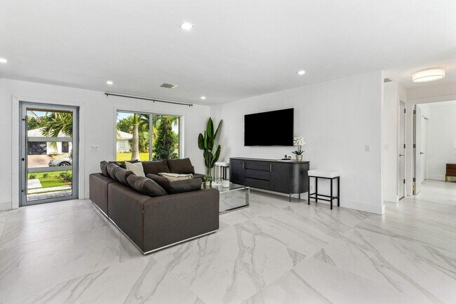 Photo - 902 SW 27th Pl