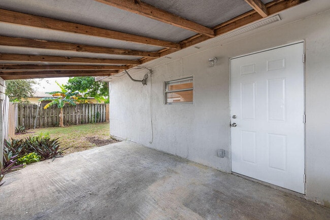 Photo - 8642 Sunset Dr Unit B