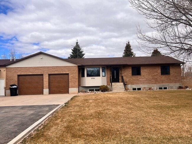 Building Photo - Beautiful 4 Bedroom, 3 Bathroom Home With Basement in Cedar City