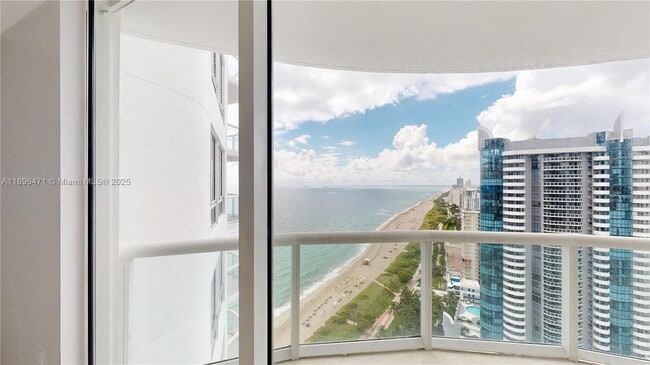Photo - 6365 Collins Ave Unidad 2904