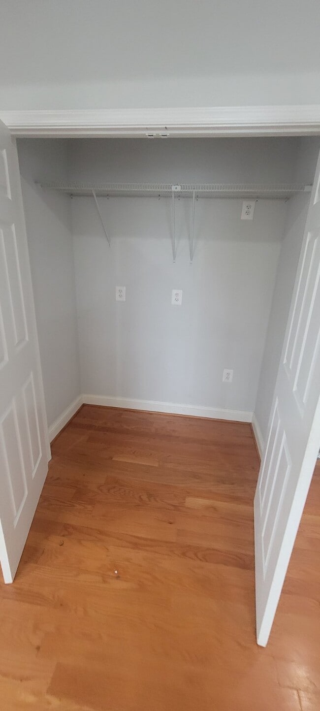 Photo - 218 Main St Unit Office Space Available $750