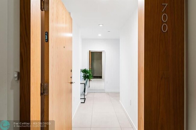 Photo - 401 N Birch Rd Unit 700