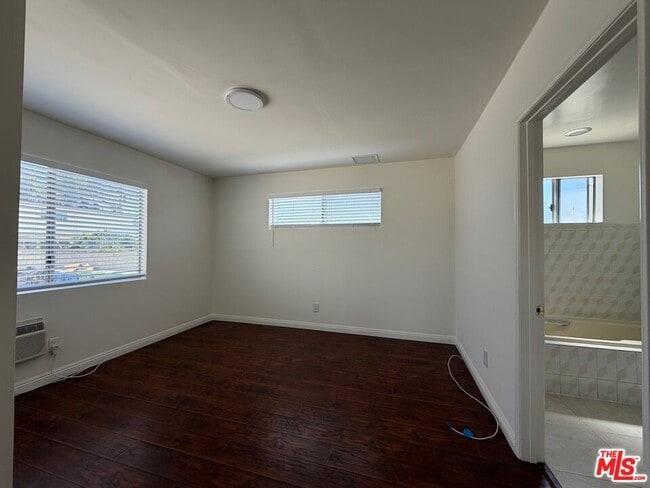 Photo - 2240 Crenshaw Blvd Unidad C