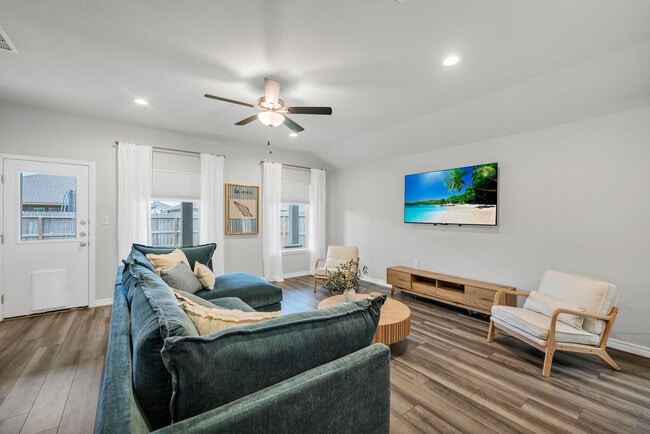 Building Photo - 2785 Eltonne Gdns Dr Unit ID1351575P