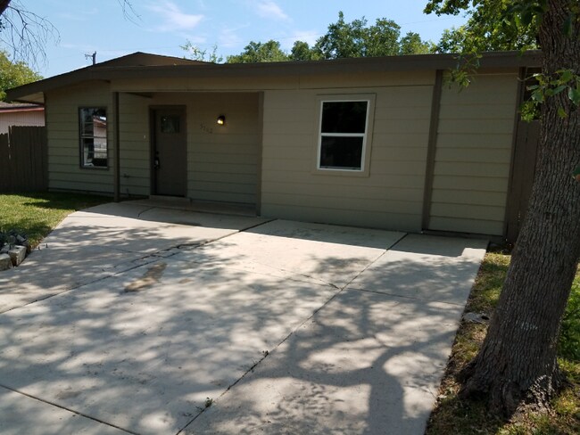 Photo - 5227 Vlg Gln Dr