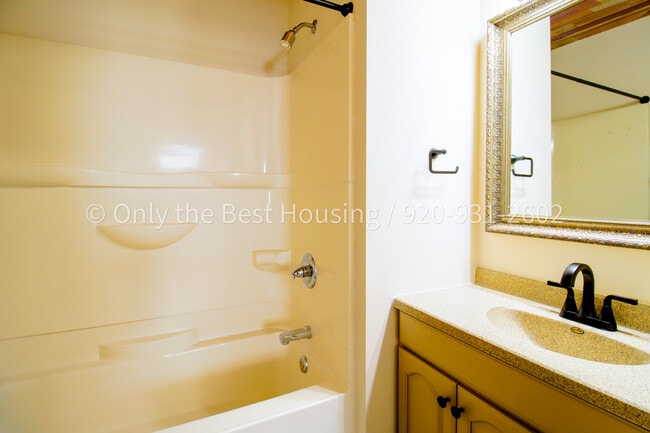 Photo - 728 Franklin St