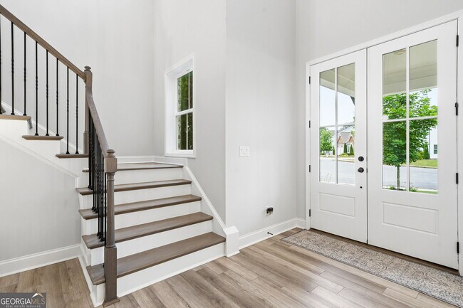 Photo - 732 Bridgeview Dr