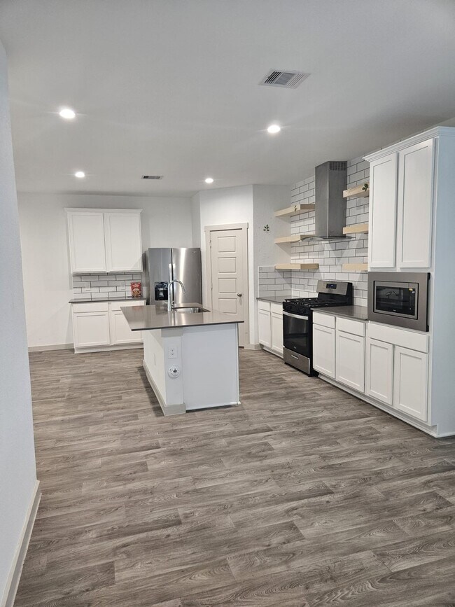 Photo - 12816 Heddington Grv Ln