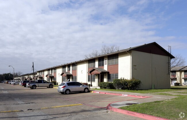 Photo - Spanish Grove Apartments