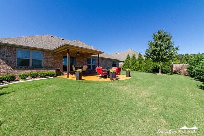 Photo - Georgeous 3 bedroom 2 bath home with SOLAR  and a view!