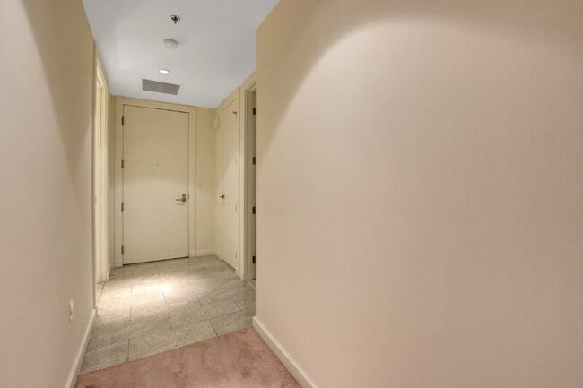 Photo - 4471 Dean Martin Dr Unidad 2707