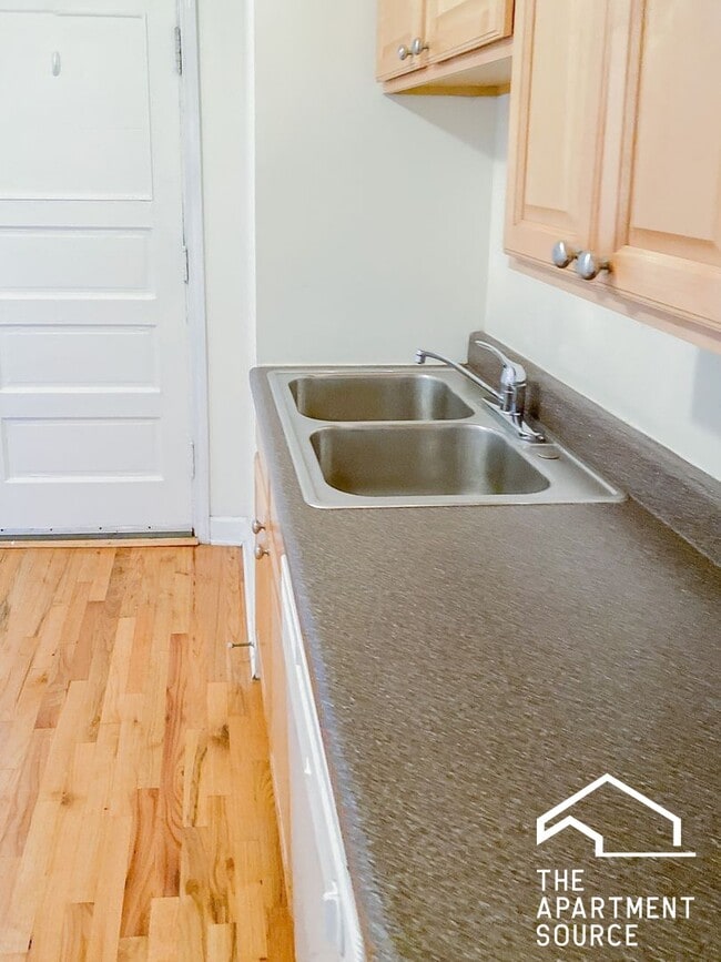 Photo - 851 W Cornelia Ave Unit 1N