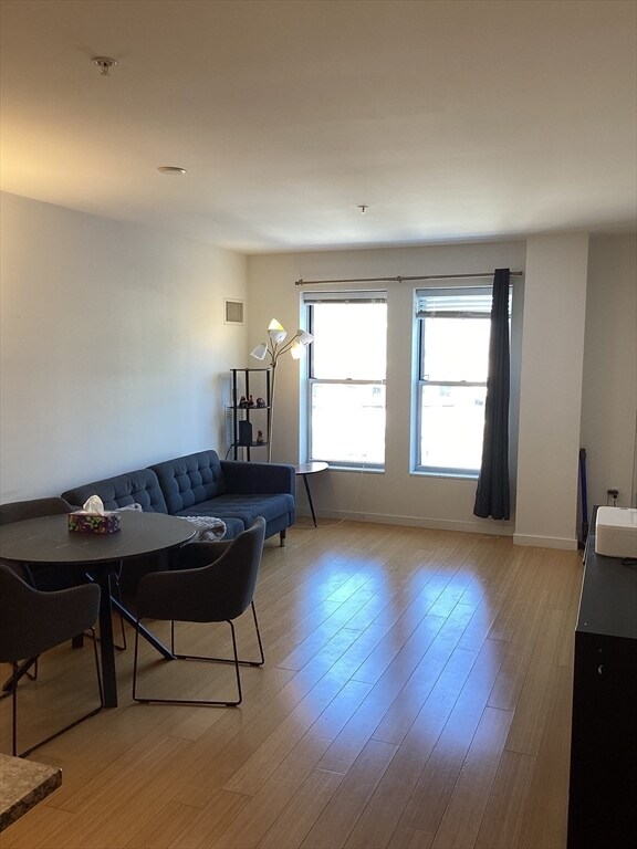 Photo - 16 Miner St Unit 605