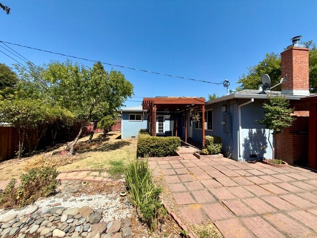Photo - 6109 Golden Dawn Way