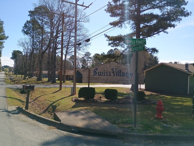 Photo - Swiss Village Apartments