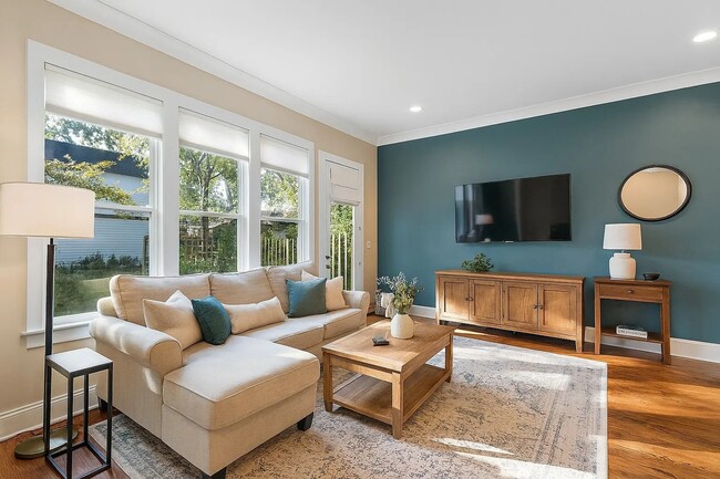 Photo - 1725 7th Ave N