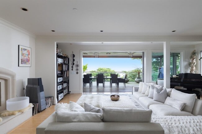 Photo - 7 Miller Ave