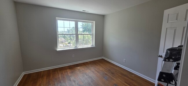 Building Photo - 769 Sylvan Ave Rental
