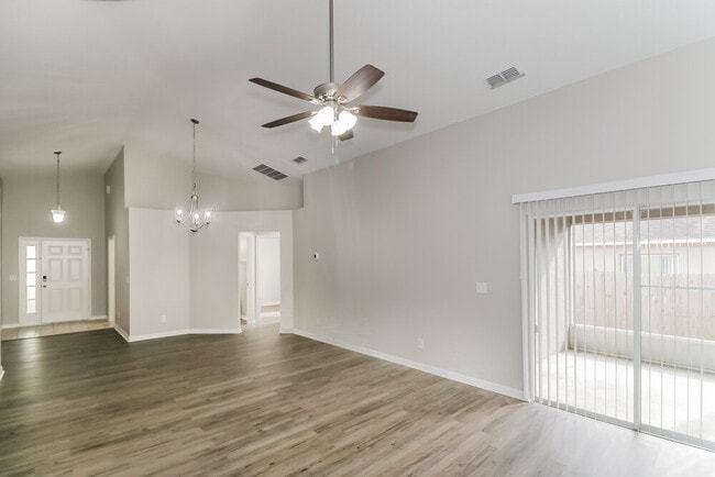 Photo - 2213 Merry Rd