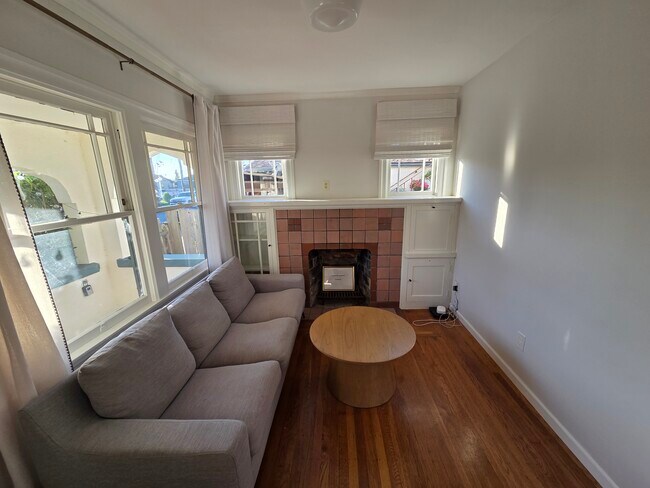 Photo - 3916 Quigley St