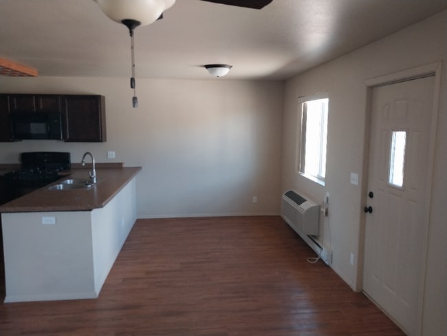 Photo - 209 4th St SW Unit C