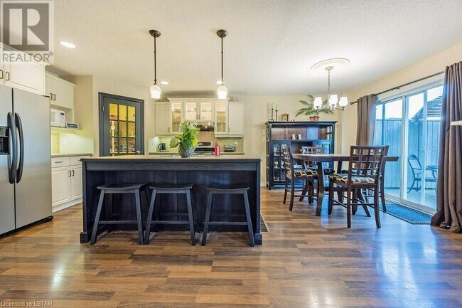 Photo - 6 Peach Tree Blvd