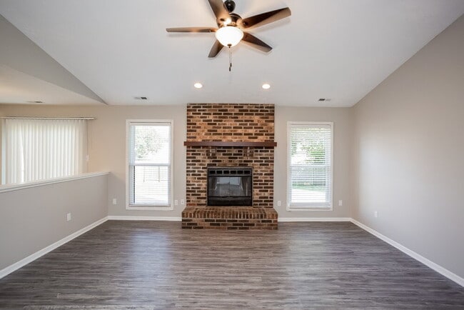 Photo - 6682 Dunsany Ct