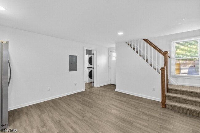 Photo - 54 W Somerset St