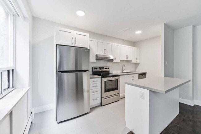 Photo - 149 St George St Unit 00402