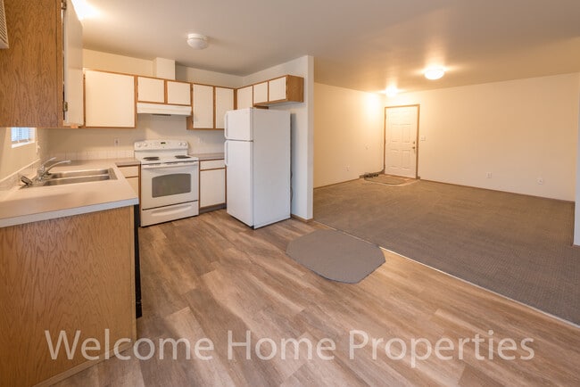 Photo - Great 2 bedroom apartment with all-new carpet Unidad 416 6th